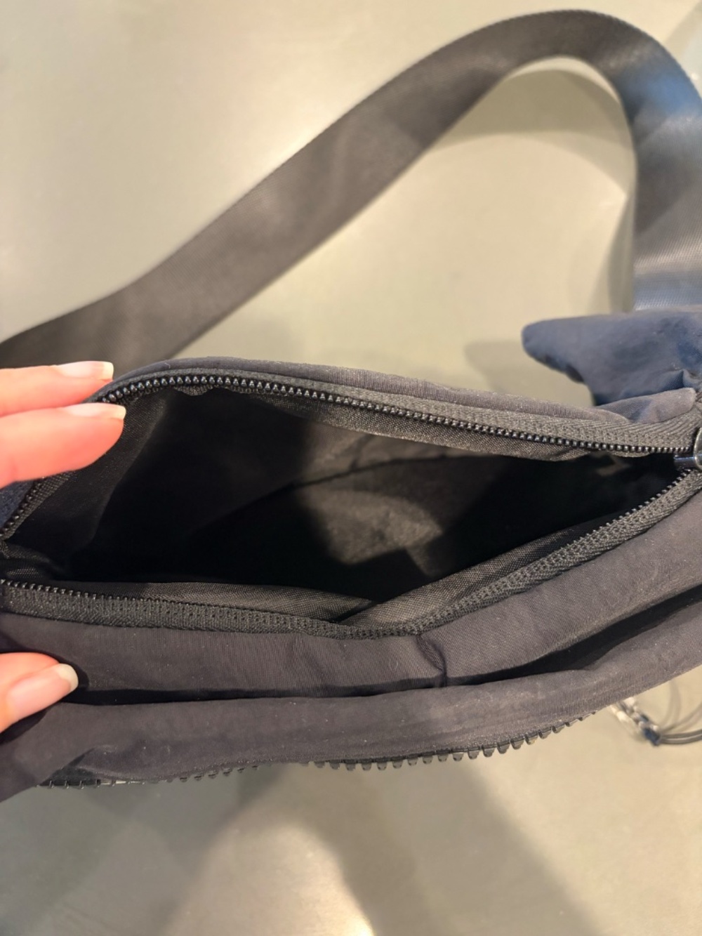 fanny pack - Picture 3 of 4